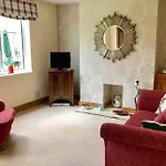 Belle Vue, 5 Bedroom House فندق 4*
