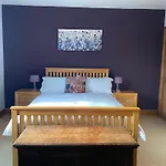 Belle Vue, 5 Bedroom House فندق كوكيرماوث